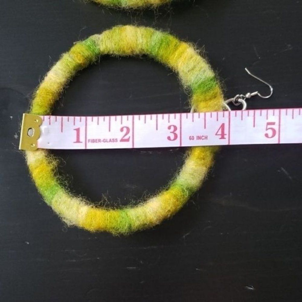 Vintage 70s Yellow Yarn Boho Hoop Earrings - Picture 7 of 8